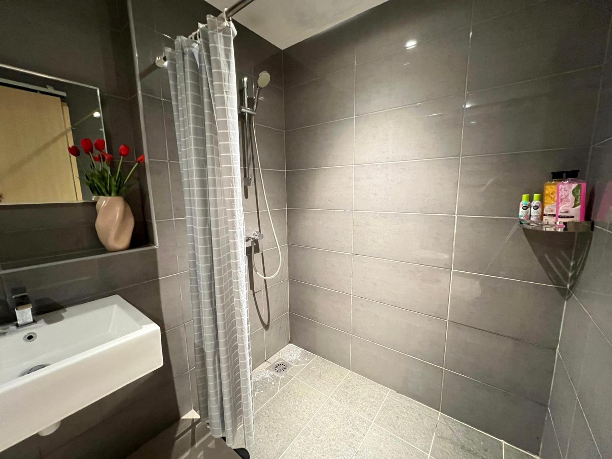 Oceanbay2 Seaview 6Pax Studio Netflix A-18-12 Kuantan Exterior photo